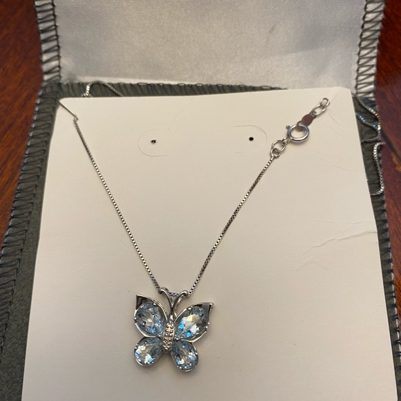 Jewelry - New Butterfly necklace
